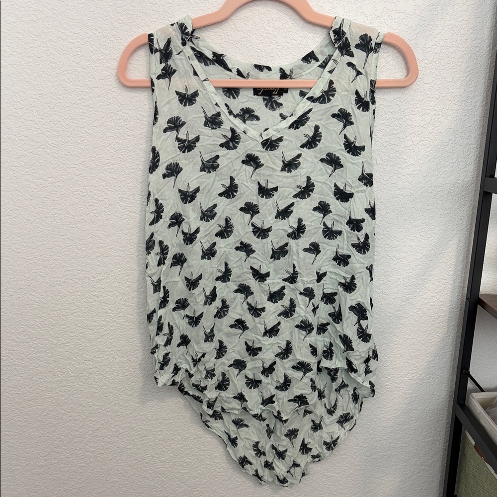Symbology Women's Light Blue VNeck Sleeveless Top Black Ginkgo Print Size L